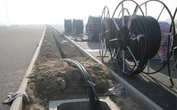 现代通信网络建设指南:临夏光缆施工全流程技术解析与质量控制 现代通信网络建设指南:临夏光缆施工全流程技术解析与质量控制